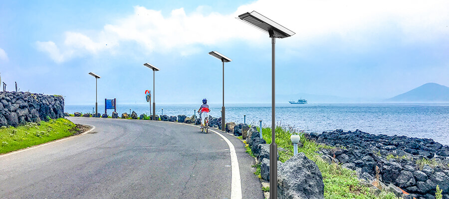 solar powered street lamp