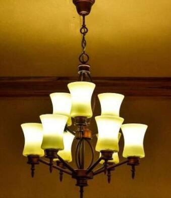 The advantages and disadvantages of different material chandelier how to clean and maintain crystal chandelier