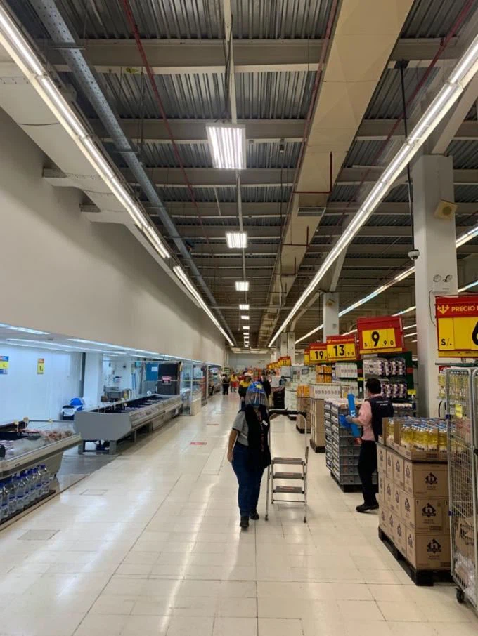 Peru customer had installed the order of 8500pcs 22W T8 120CM LED Tube in supermarket