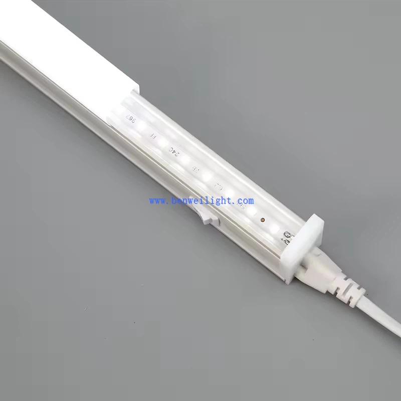 T5 Linkable Integrated LED Tube Light fixture with switch 1 T5 Linkable Integrated LED Tube Light fixture with switch 1